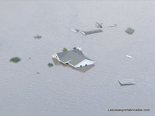 Inundacion de casas por las lluvias