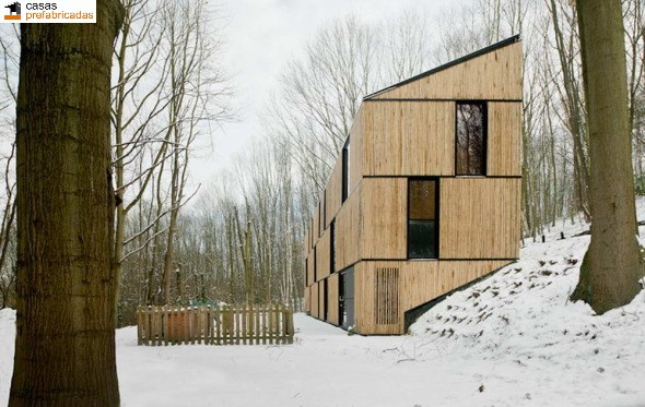 Casa moderna de bambú por arquitectos AST 77 en Rotselar, Bélgica (17)